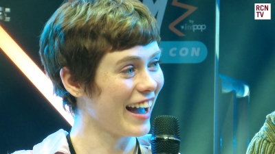 2019-10-25_-_MCM_Comic_Con_-_Red_Carpet_News_TV_Interview_mp45783.jpg
