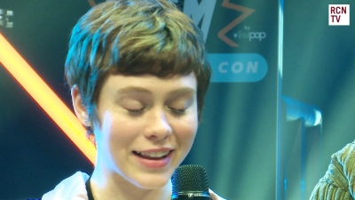 2019-10-25_-_MCM_Comic_Con_-_Red_Carpet_News_TV_Interview_mp45790.jpg