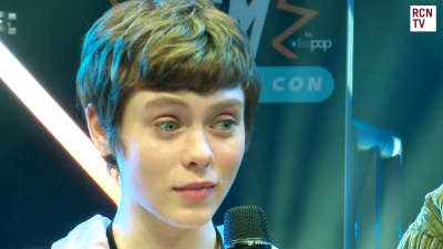 2019-10-25_-_MCM_Comic_Con_-_Red_Carpet_News_TV_Interview_mp45795.jpg