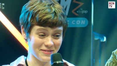 2019-10-25_-_MCM_Comic_Con_-_Red_Carpet_News_TV_Interview_mp45796.jpg