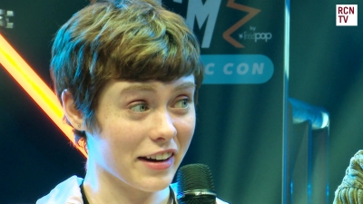 2019-10-25_-_MCM_Comic_Con_-_Red_Carpet_News_TV_Interview_mp45799.jpg