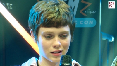 2019-10-25_-_MCM_Comic_Con_-_Red_Carpet_News_TV_Interview_mp45815.jpg