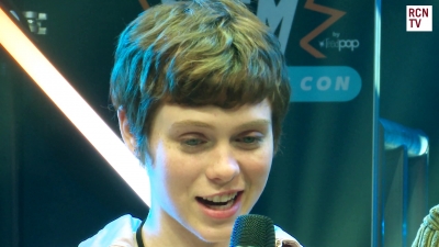 2019-10-25_-_MCM_Comic_Con_-_Red_Carpet_News_TV_Interview_mp45822.jpg