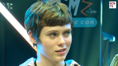 2019-10-25_-_MCM_Comic_Con_-_Red_Carpet_News_TV_Interview_mp45824.jpg
