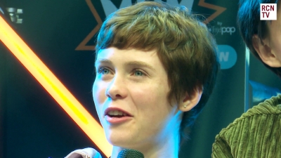 2019-10-25_-_MCM_Comic_Con_-_Red_Carpet_News_TV_Interview_mp45915.jpg