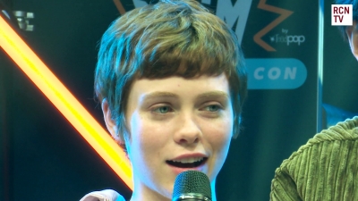 2019-10-25_-_MCM_Comic_Con_-_Red_Carpet_News_TV_Interview_mp45924.jpg
