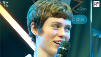 2019-10-25_-_MCM_Comic_Con_-_Red_Carpet_News_TV_Interview_mp45975.jpg