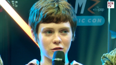 2019-10-25_-_MCM_Comic_Con_-_Red_Carpet_News_TV_Interview_mp45989.jpg
