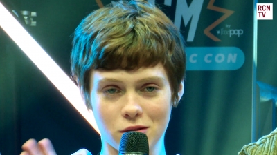 2019-10-25_-_MCM_Comic_Con_-_Red_Carpet_News_TV_Interview_mp45997.jpg