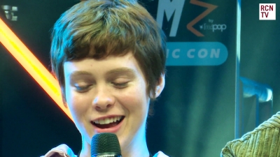 2019-10-25_-_MCM_Comic_Con_-_Red_Carpet_News_TV_Interview_mp46001.jpg