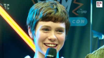 2019-10-25_-_MCM_Comic_Con_-_Red_Carpet_News_TV_Interview_mp46020.jpg