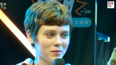 2019-10-25_-_MCM_Comic_Con_-_Red_Carpet_News_TV_Interview_mp46058.jpg