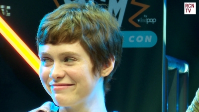 2019-10-25_-_MCM_Comic_Con_-_Red_Carpet_News_TV_Interview_mp46062.jpg