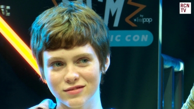 2019-10-25_-_MCM_Comic_Con_-_Red_Carpet_News_TV_Interview_mp46072.jpg