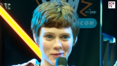 2019-10-25_-_MCM_Comic_Con_-_Red_Carpet_News_TV_Interview_mp46085.jpg