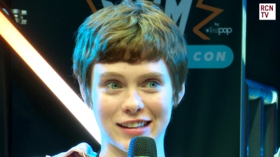2019-10-25_-_MCM_Comic_Con_-_Red_Carpet_News_TV_Interview_mp46089.jpg