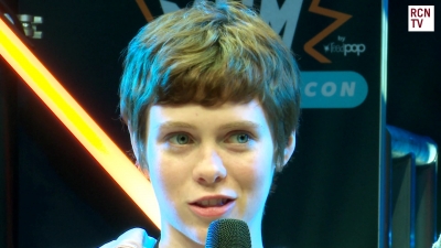 2019-10-25_-_MCM_Comic_Con_-_Red_Carpet_News_TV_Interview_mp46097.jpg