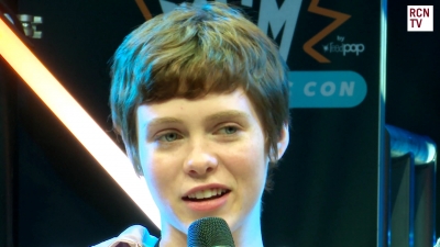 2019-10-25_-_MCM_Comic_Con_-_Red_Carpet_News_TV_Interview_mp46108.jpg
