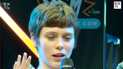 2019-10-25_-_MCM_Comic_Con_-_Red_Carpet_News_TV_Interview_mp46119.jpg