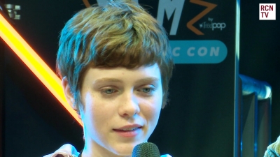 2019-10-25_-_MCM_Comic_Con_-_Red_Carpet_News_TV_Interview_mp46131.jpg