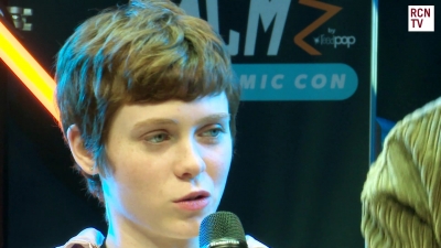 2019-10-25_-_MCM_Comic_Con_-_Red_Carpet_News_TV_Interview_mp46133.jpg