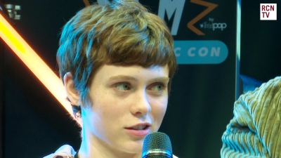 2019-10-25_-_MCM_Comic_Con_-_Red_Carpet_News_TV_Interview_mp46134.jpg