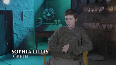 2020-01_-_Gretel_and_Hansel_-_PopSugar_Interview_mp40012.jpg