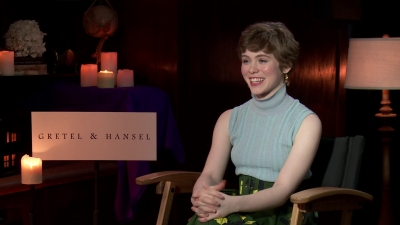 2020-01_-_Gretel_and_Hansel_-_The_Young_Folks_Interview_mp41637.jpg