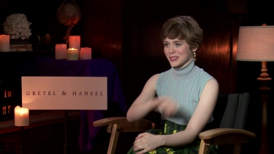 2020-01_-_Gretel_and_Hansel_-_The_Young_Folks_Interview_mp41642.jpg