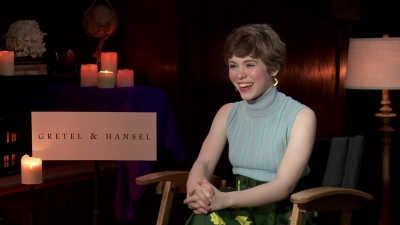 2020-01_-_Gretel_and_Hansel_-_The_Young_Folks_Interview_mp41687.jpg