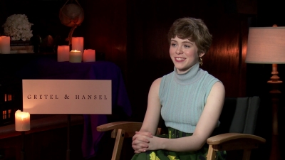 2020-01_-_Gretel_and_Hansel_-_The_Young_Folks_Interview_mp41752.jpg