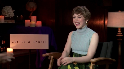 2020-01_-_Gretel_and_Hansel_-_The_Young_Folks_Interview_mp41799.jpg