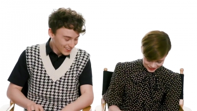 2020-03-07_-_Netflix_-_Wyatt_Oleff_and_Sophia_Lillis_BFF_Test_mp40626.jpg