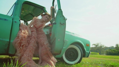 2020-11-10_-_Sophia_Lillis_x_LOfficiel_Fashion_Book_-_Australia_mp42163.jpg