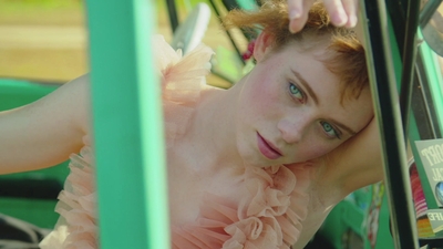2020-11-10_-_Sophia_Lillis_x_LOfficiel_Fashion_Book_-_Australia_mp42164.jpg