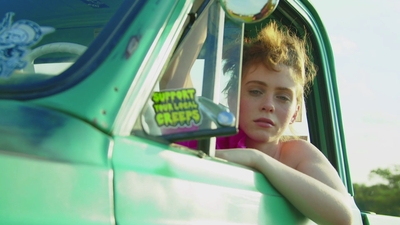 2020-11-10_-_Sophia_Lillis_x_LOfficiel_Fashion_Book_-_Australia_mp42174.jpg