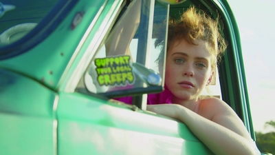 2020-11-10_-_Sophia_Lillis_x_LOfficiel_Fashion_Book_-_Australia_mp42176.jpg