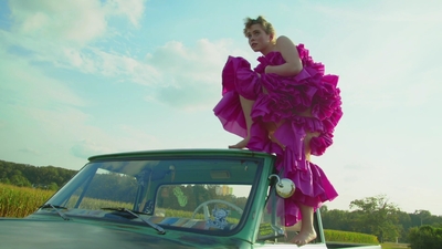 2020-11-10_-_Sophia_Lillis_x_LOfficiel_Fashion_Book_-_Australia_mp42209.jpg