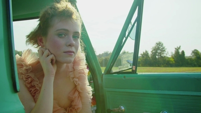 2020-11-10_-_Sophia_Lillis_x_LOfficiel_Fashion_Book_-_Australia_mp42225.jpg