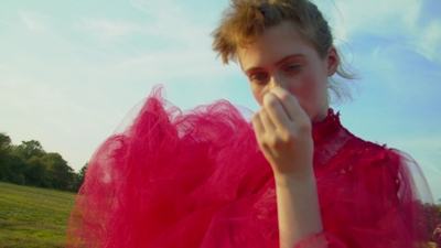 2020-11-10_-_Sophia_Lillis_x_LOfficiel_Fashion_Book_-_Australia_mp42233.jpg