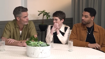 2023-03-29_-_Entertainment_Weekly_-_Around_the_Table_with_the_Cast_of_D_and_D_mp40635.jpg
