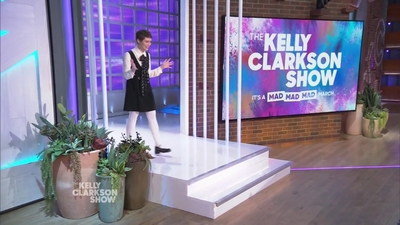 2023-03-30_-_The_Kelly_Clarkson_Show_mkv1118.jpg