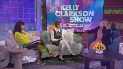 2023-03-30_-_The_Kelly_Clarkson_Show_mkv1260.jpg