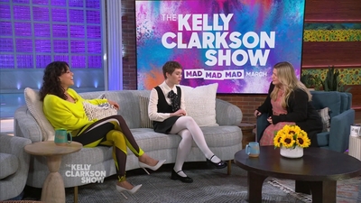 2023-03-30_-_The_Kelly_Clarkson_Show_mkv1284.jpg