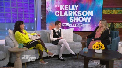 2023-03-30_-_The_Kelly_Clarkson_Show_mkv1285.jpg