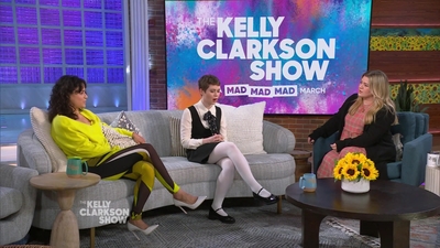 2023-03-30_-_The_Kelly_Clarkson_Show_mkv1326.jpg