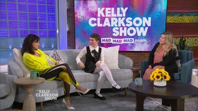 2023-03-30_-_The_Kelly_Clarkson_Show_mkv1367.jpg