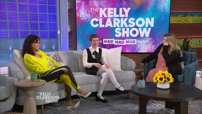 2023-03-30_-_The_Kelly_Clarkson_Show_mkv1370.jpg