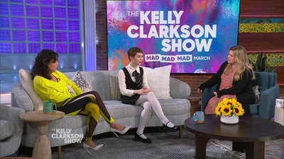 2023-03-30_-_The_Kelly_Clarkson_Show_mkv1394.jpg