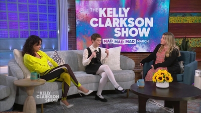2023-03-30_-_The_Kelly_Clarkson_Show_mkv1396.jpg